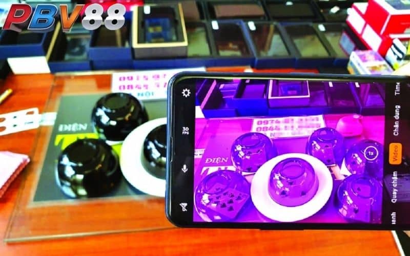 Tài xỉu bịp là hình thức gian lận bằng các công cụ trong ván tài xỉu